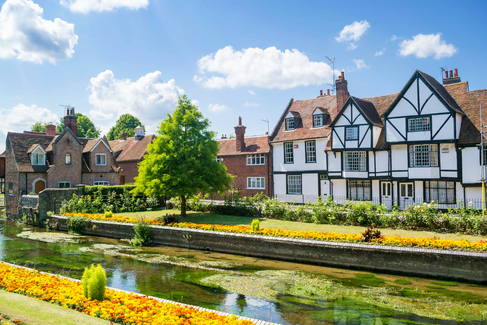 5 Ideas to Give Your New Home an Old World Feel